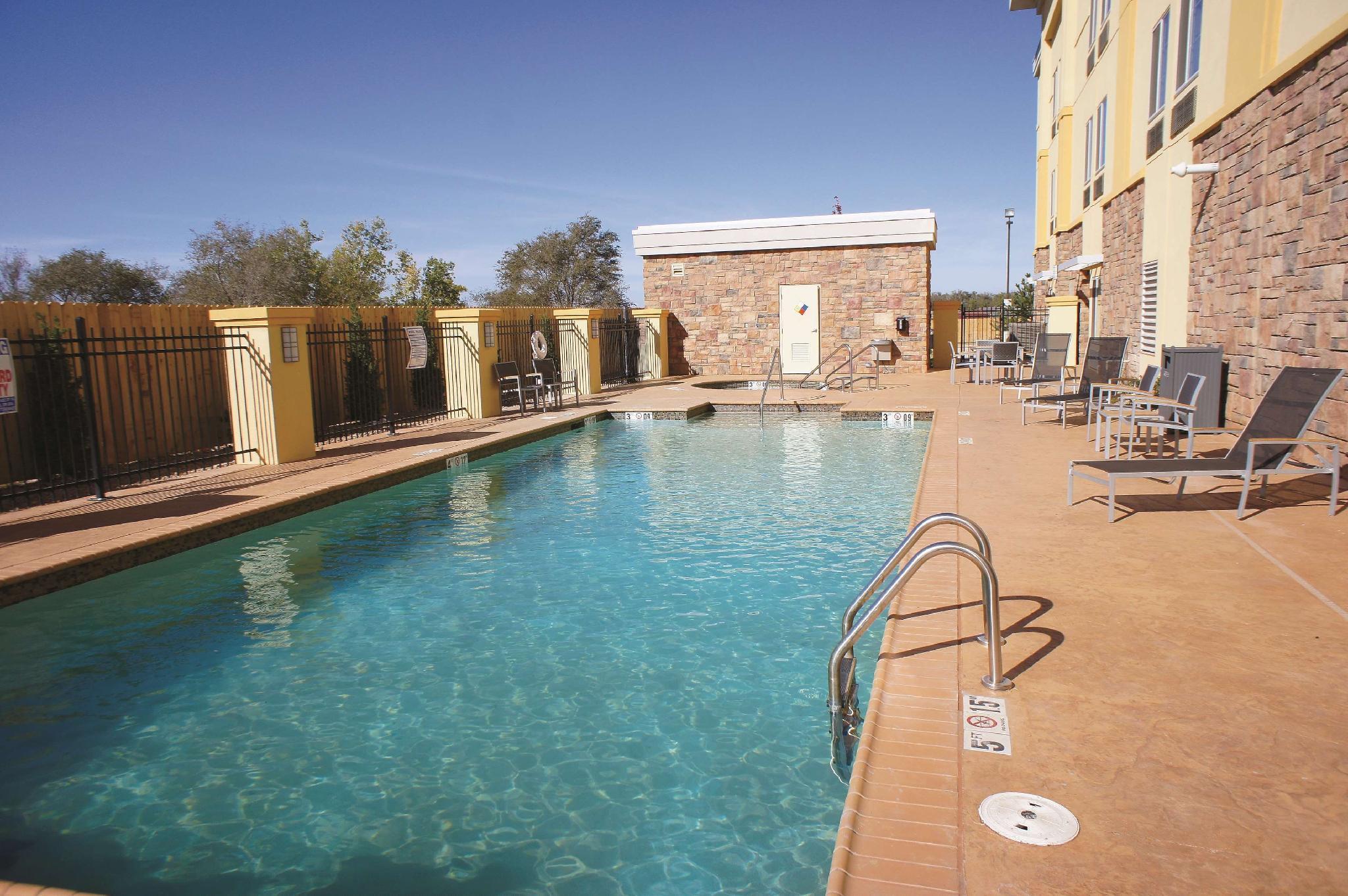 La Quinta By Wyndham אלק סיטי מראה חיצוני תמונה